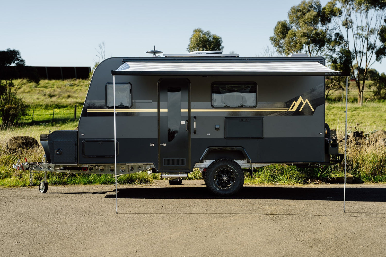 Dusty Road Caravan - 16 Foot