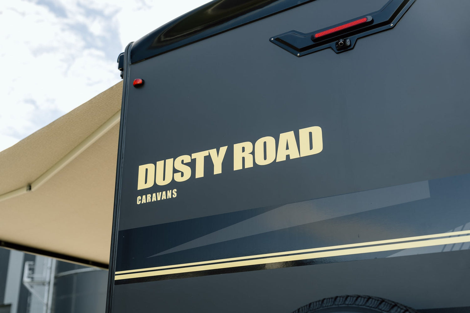 Dusty Road Caravan - 16 Foot