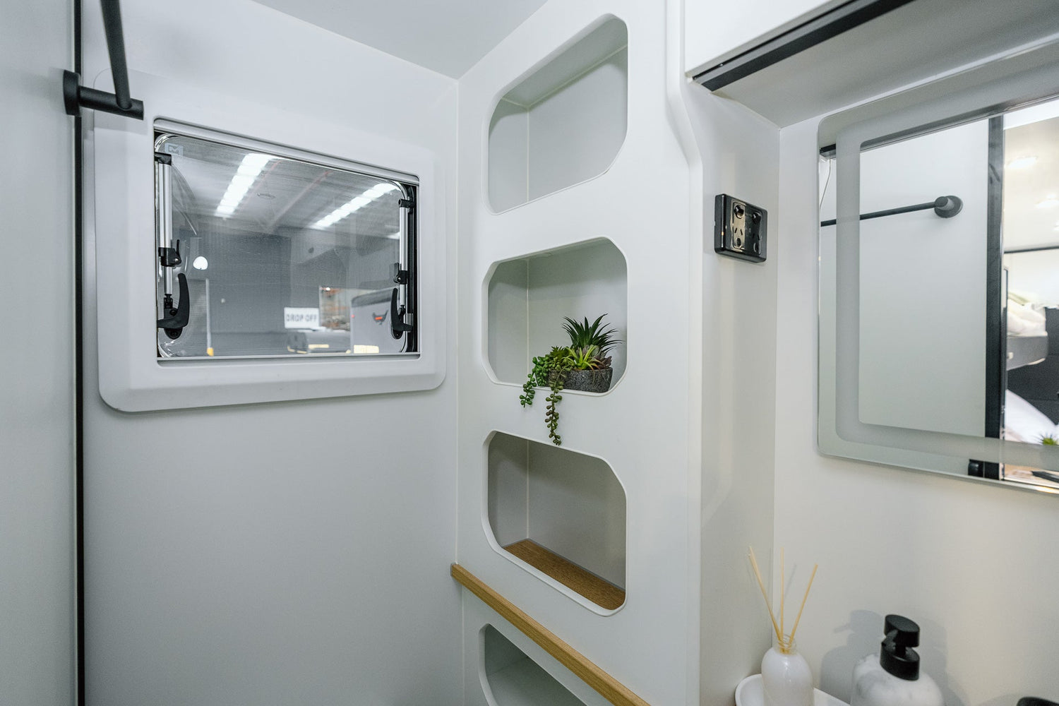 Dusty Road Caravan - 16 Foot
